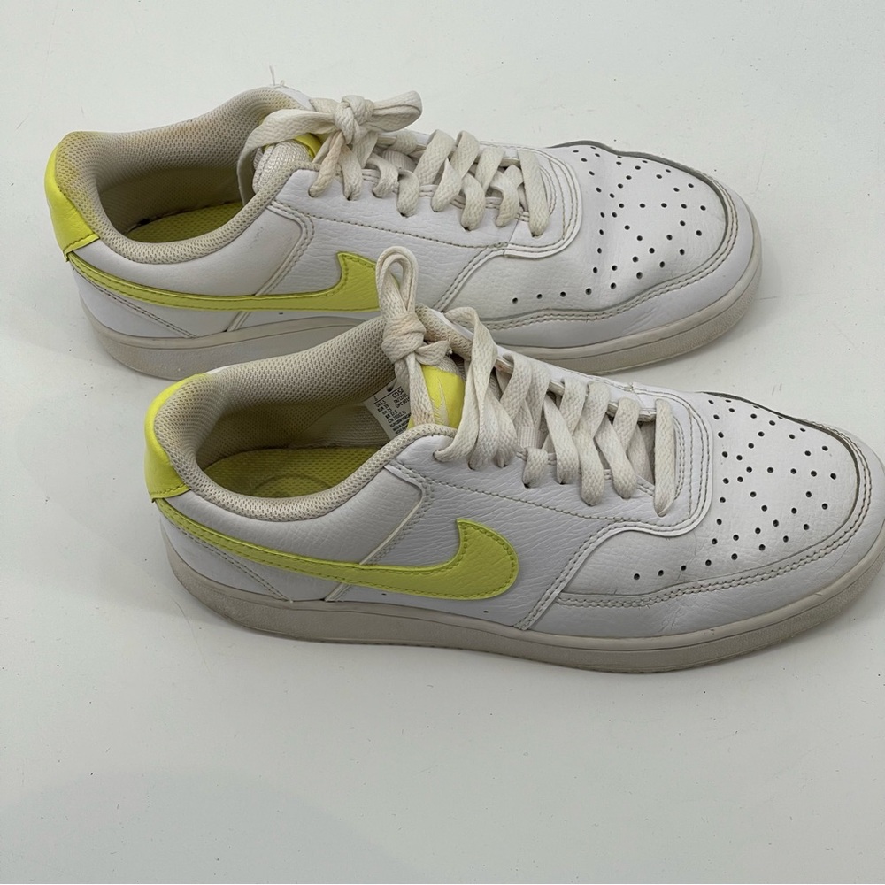 NIKE CD5434-109 MENS SNEAKERS , SZ 8, VERY GOOD CONDITION, PREOWNED WHIT…